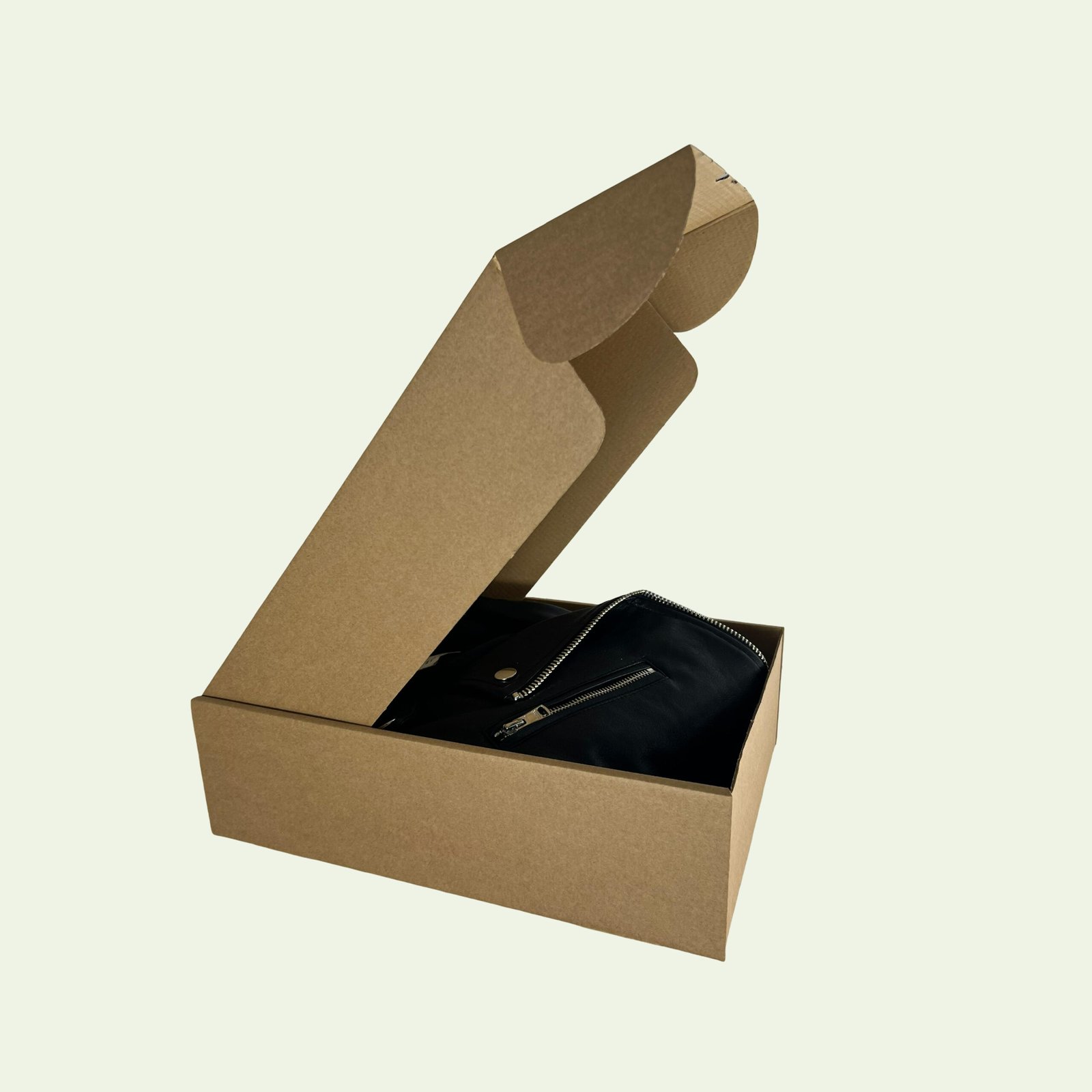 IMG_0526 (1) Boite Vêtements – Image 1